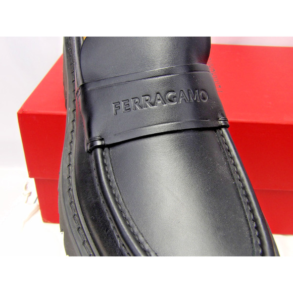 NIB FERRAGAMO BLACK LEATHER FERGAL LUG SOLE LOGO LOAFERS 11 D ITALY main image 9